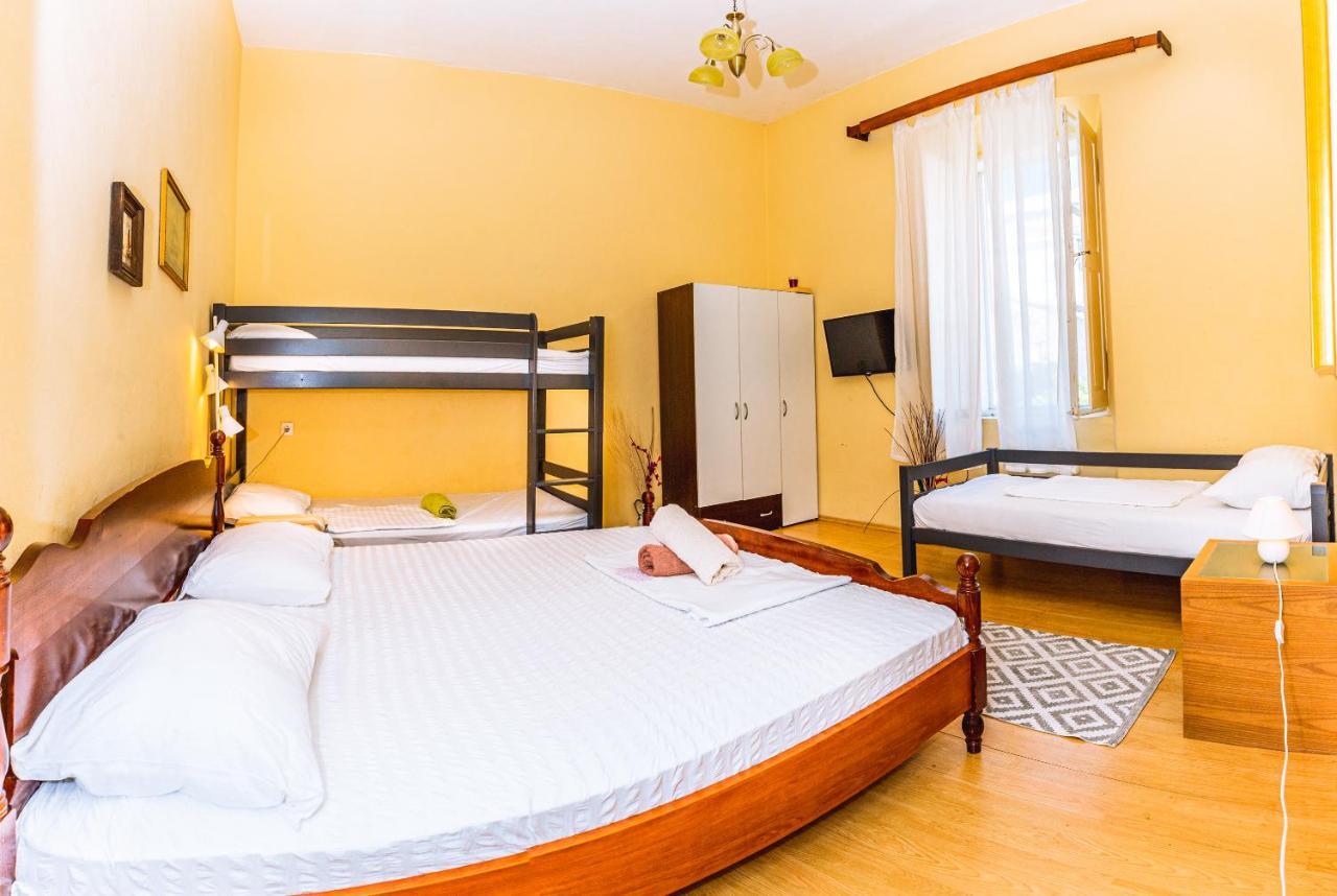 Guesthouse Isabel La Catolica Дубровник Екстер'єр фото