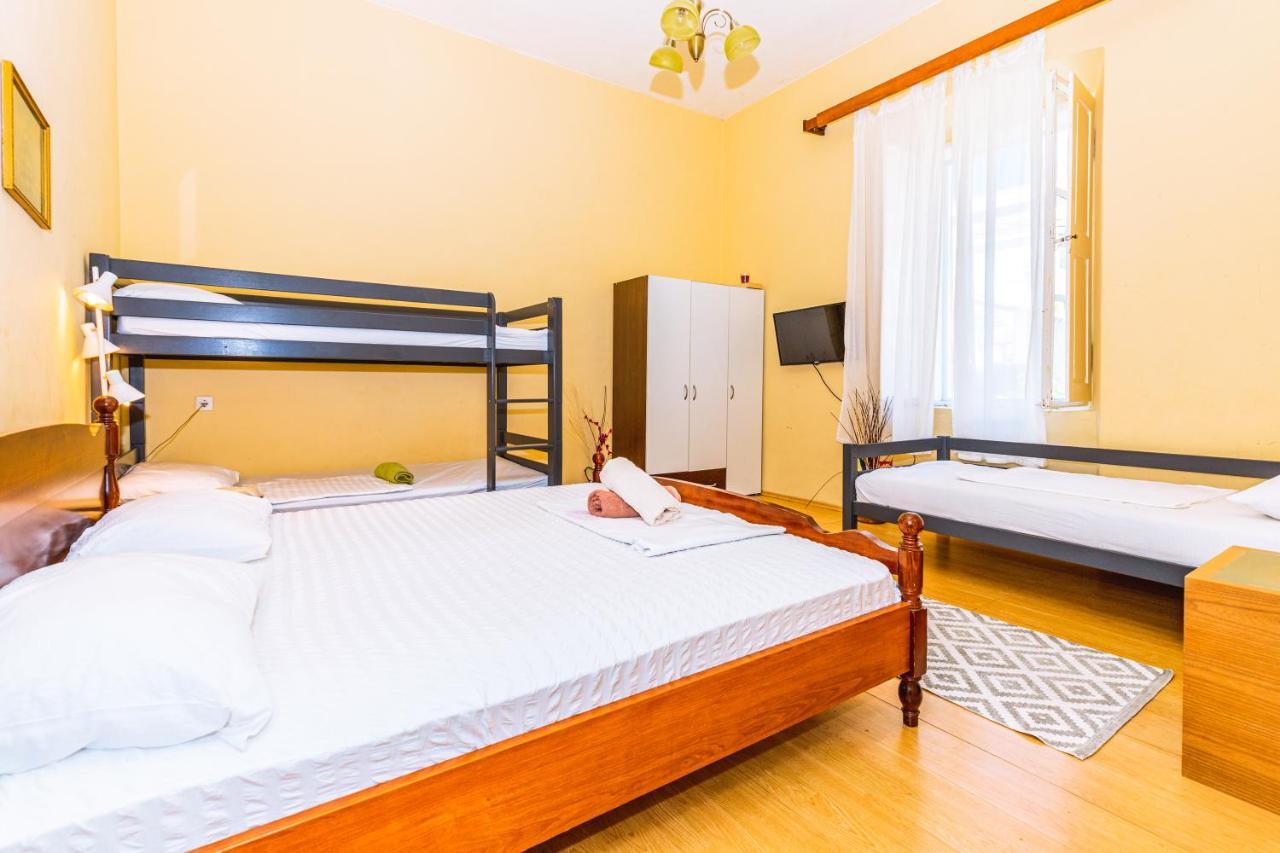 Guesthouse Isabel La Catolica Дубровник Екстер'єр фото
