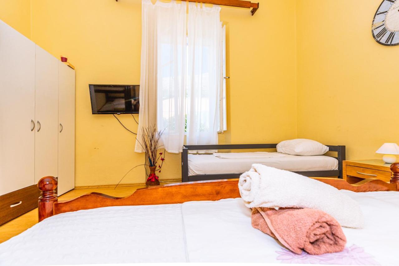 Guesthouse Isabel La Catolica Дубровник Екстер'єр фото