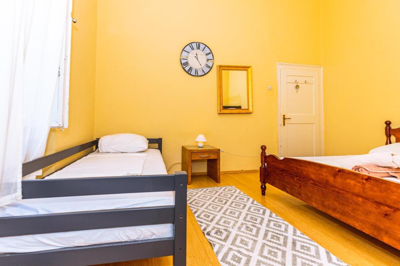 Guesthouse Isabel La Catolica Дубровник Екстер'єр фото